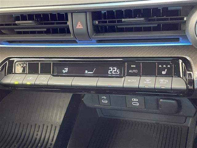 Toyota PRIUS 2023 8272342-3