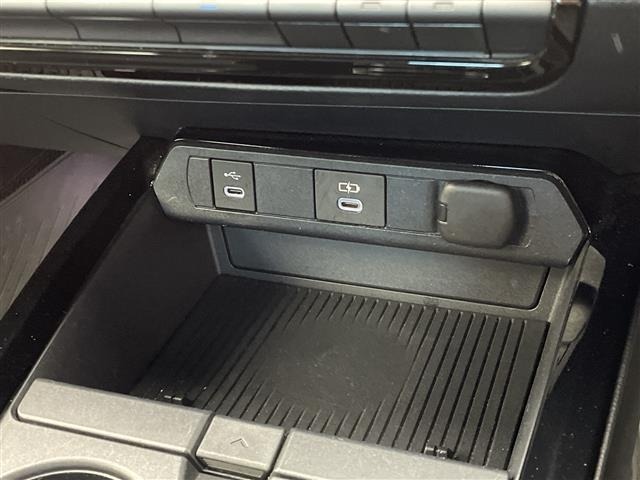 Toyota PRIUS 2023 8272342-4