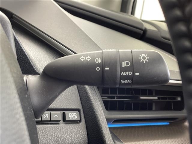 Toyota PRIUS 2023 8272343-10