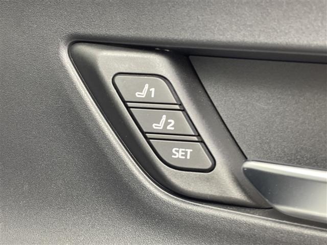 Toyota PRIUS 2023 8272343-6