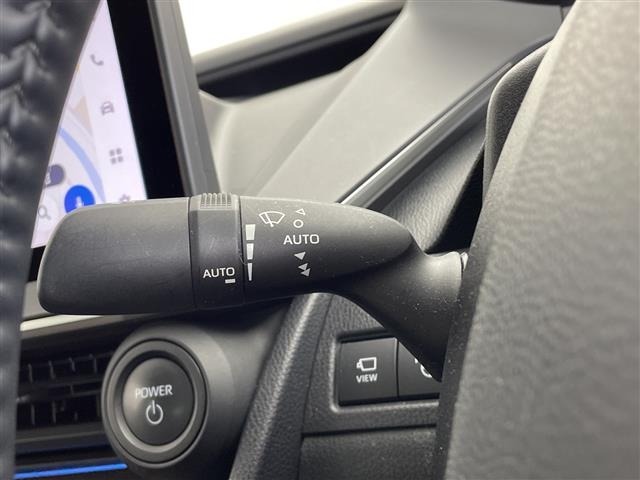 Toyota PRIUS 2023 8272343-9