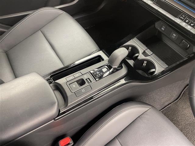 Toyota PRIUS 2023 8272345-12