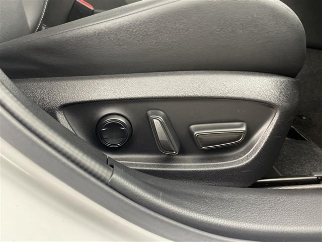 Toyota PRIUS 2023 8272345-6