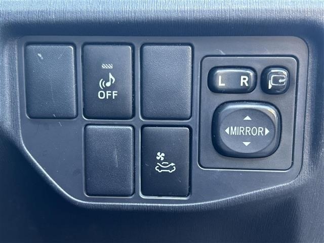 Toyota PRIUS 2015 8272348-11