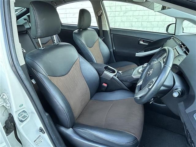 Toyota PRIUS 2015 8272348-6