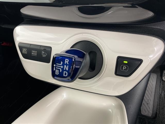 Toyota PRIUS 2016 8272350-20