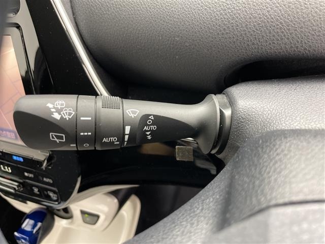 Toyota PRIUS 2016 8272350-9