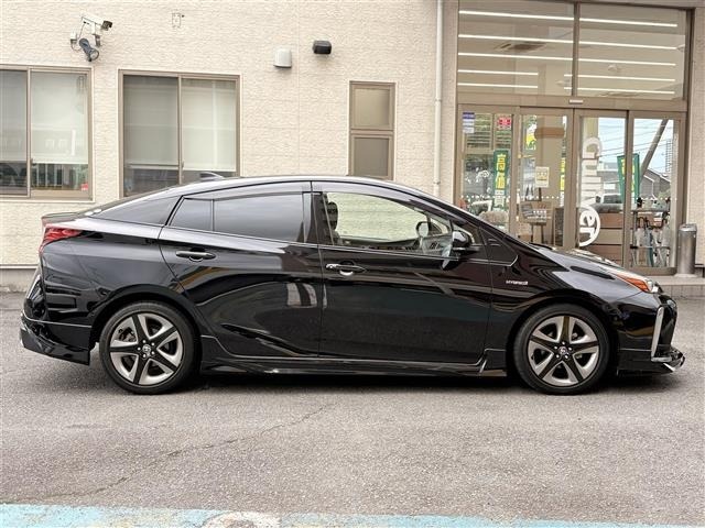 Toyota PRIUS 2019 8272353-5