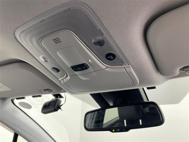 Toyota PRIUS 2018 8272354-4