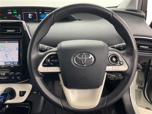 Toyota PRIUS 2018 8272354-5