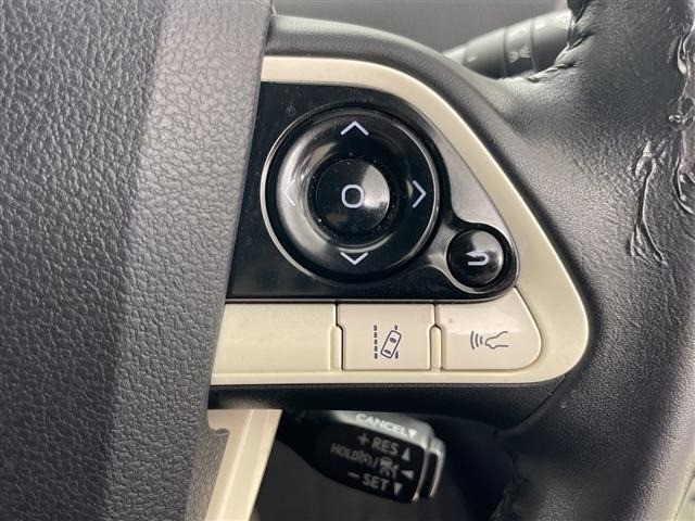 Toyota PRIUS 2018 8272354-8