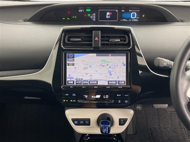 Toyota PRIUS 2018 8272354-9