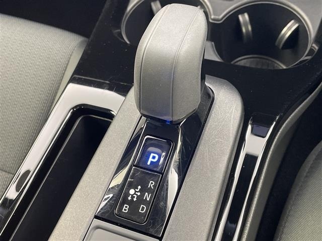 Toyota PRIUS 2025 8272357-13