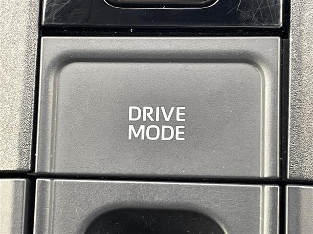 Toyota PRIUS 2025 8272357-22