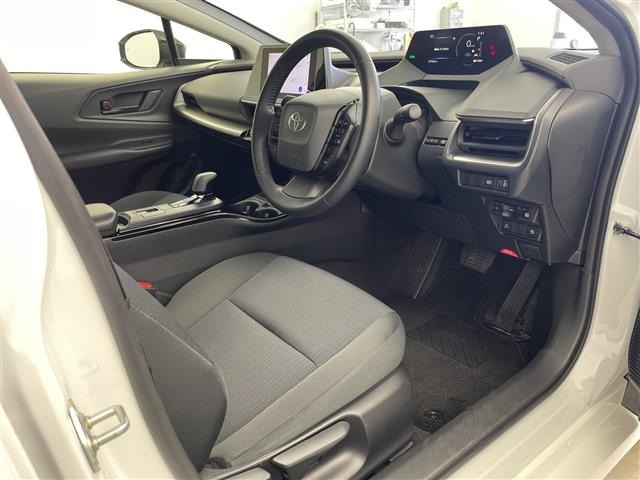 Toyota PRIUS 2025 8272357-4