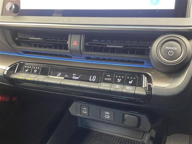 Toyota PRIUS 2023 8272358-11