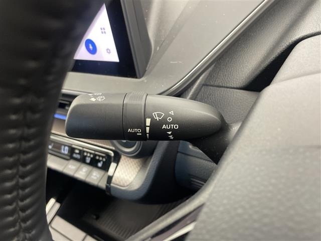 Toyota PRIUS 2023 8272358-7