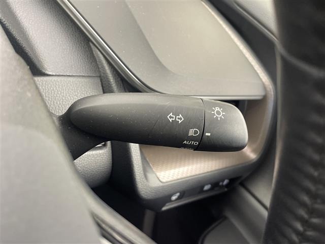 Toyota PRIUS 2023 8272358-8