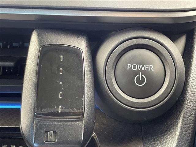 Toyota PRIUS 2023 8272358-9