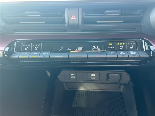 Toyota PRIUS 2023 8272360-12