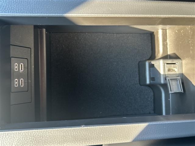 Toyota PRIUS 2023 8272360-20