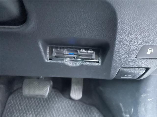Toyota PRIUS 2017 8272361-10