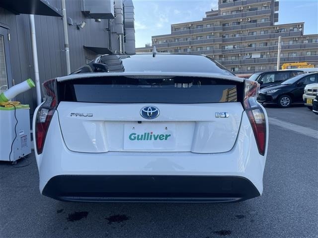 Toyota PRIUS 2017 8272361-2