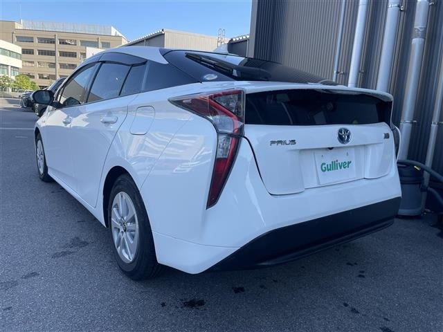 Toyota PRIUS 2017 8272361-4