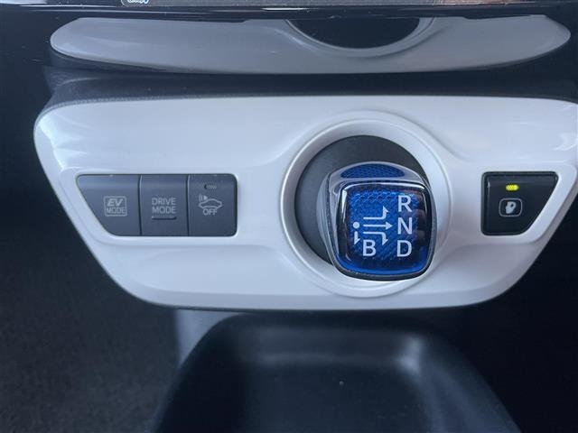 Toyota PRIUS 2017 8272361-9