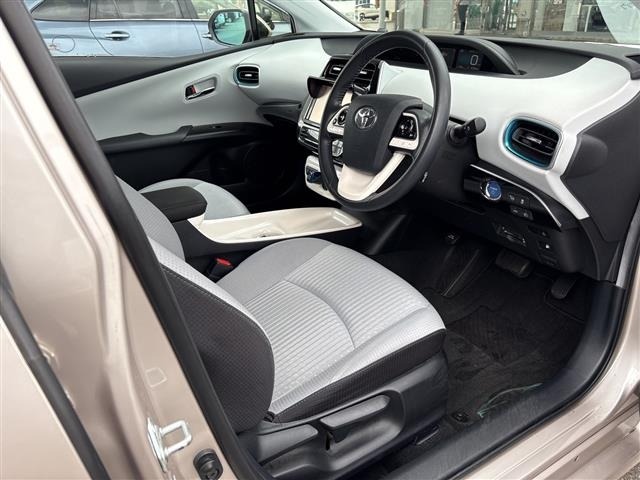 Toyota PRIUS 2016 8272365-10