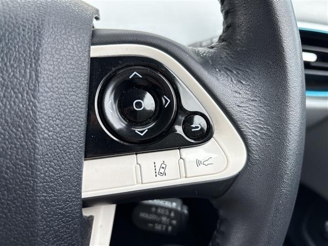 Toyota PRIUS 2016 8272365-3