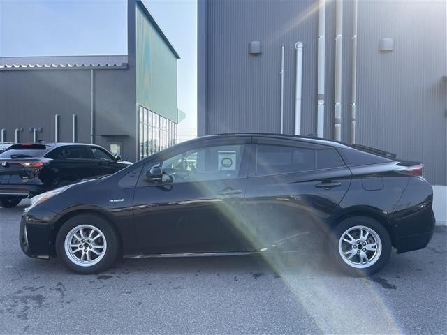 Toyota PRIUS 2016 8272367-2