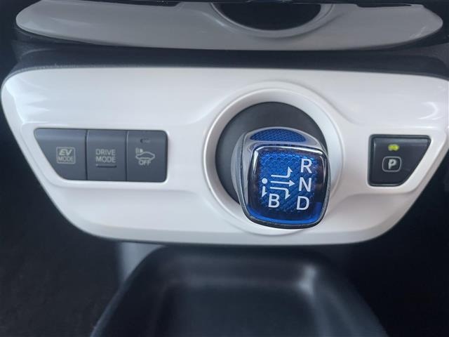 Toyota PRIUS 2016 8272367-9