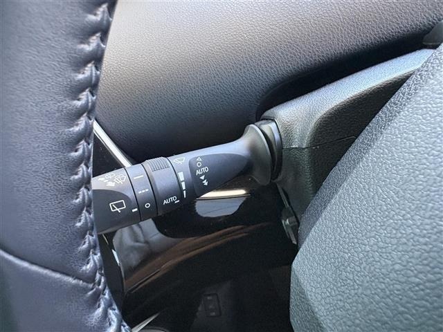 Toyota PRIUS 2016 8272371-2