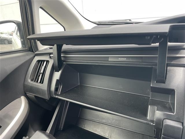 Toyota PRIUS 2015 8272375-23