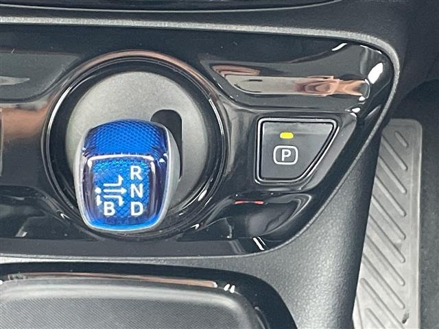 Toyota PRIUS 2019 8272379-1