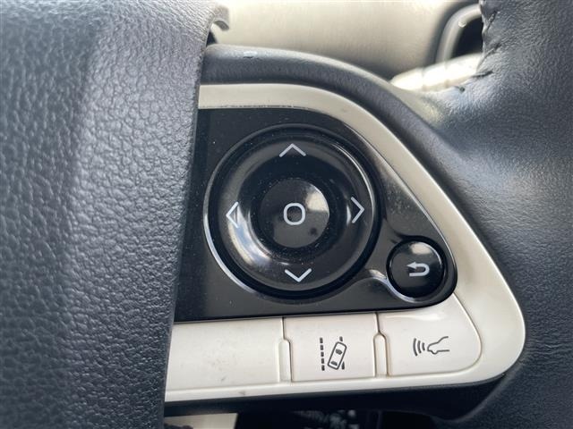 Toyota PRIUS 2017 8272380-1