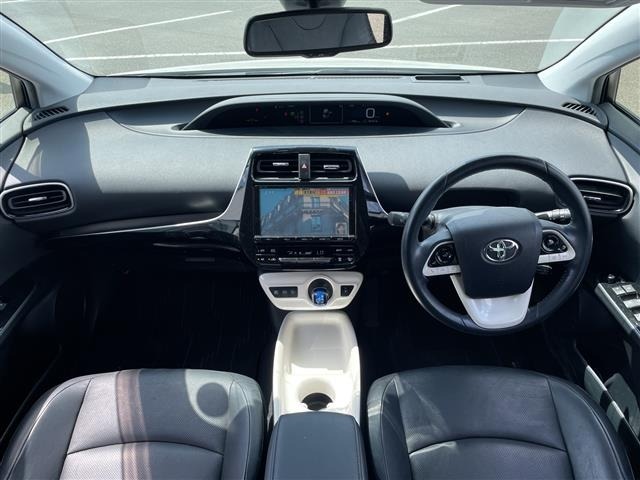 Toyota PRIUS 2017 8272380-15
