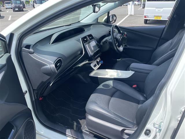 Toyota PRIUS 2017 8272380-6
