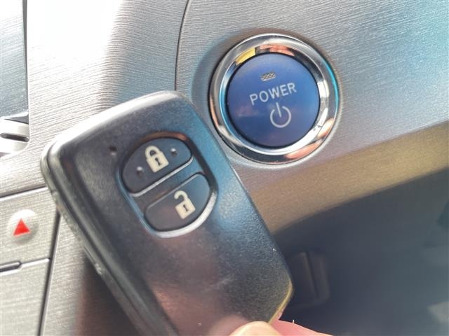 Toyota PRIUS 2013 8272383-19