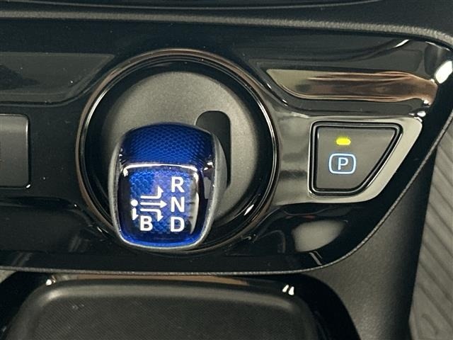 Toyota PRIUS 2021 8272384-12