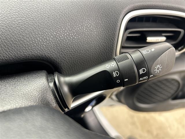 Toyota PRIUS 2021 8272384-3