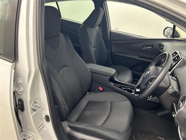 Toyota PRIUS 2021 8272384-4