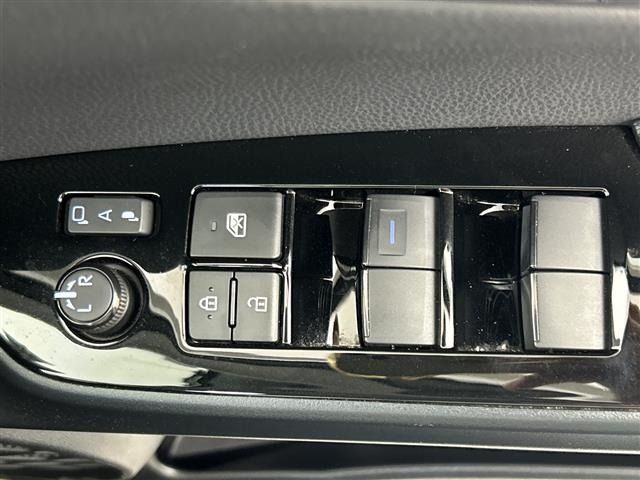 Toyota PRIUS 2021 8272384-7