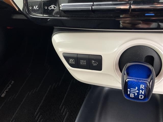 Toyota PRIUS 2016 8272385-1
