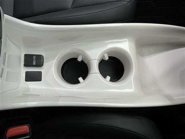 Toyota PRIUS 2016 8272388-4