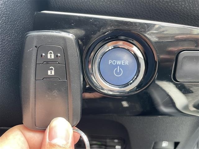 Toyota PRIUS 2016 8272389-3