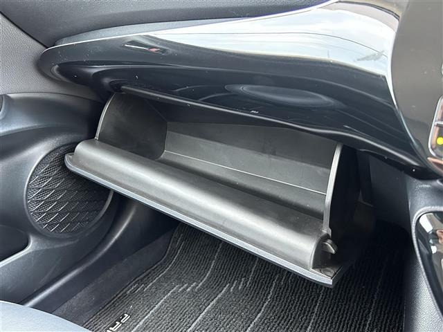 Toyota PRIUS 2019 8272390-22