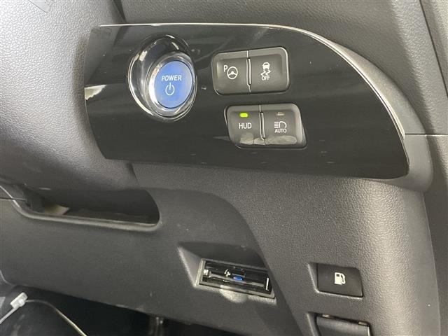 Toyota PRIUS 2017 8272396-2