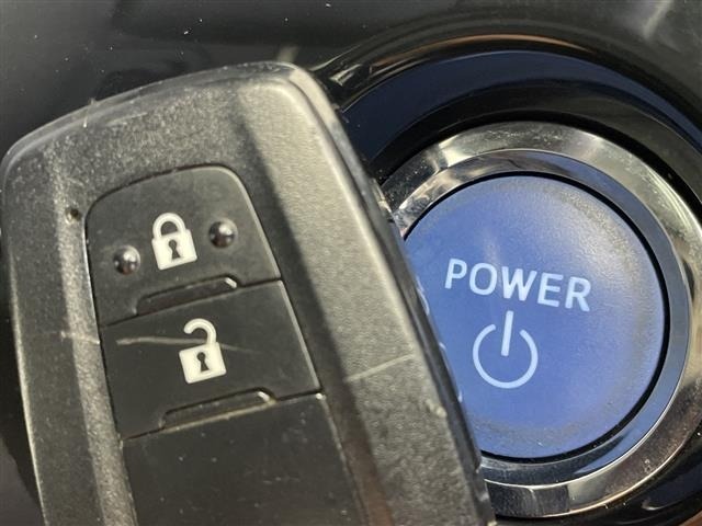 Toyota PRIUS 2017 8272396-4
